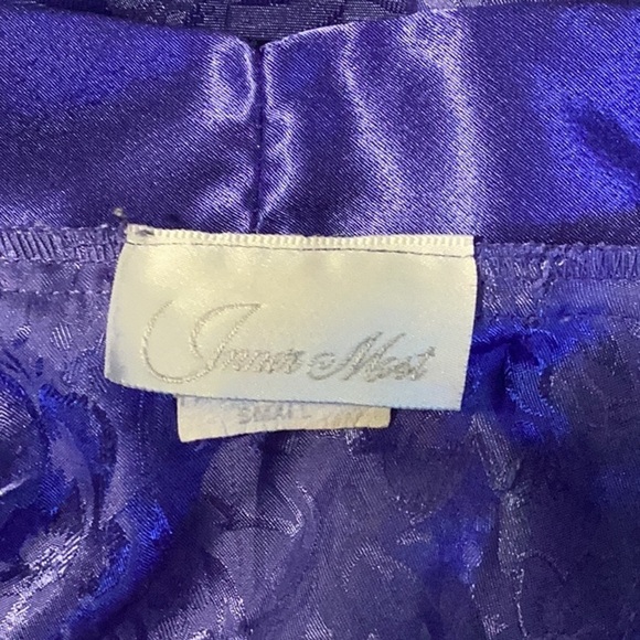 Inner most robe. W1 - Picture 4 of 4